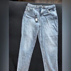 Fashion Nova Very Special High Rise Mom Jeans- Medium wash